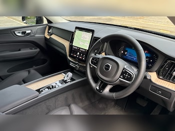 Used Volvo XC60 2025 for sale - 78646482: Photo