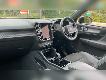 Used Volvo XC40 2022 for sale - 75472912: Photo