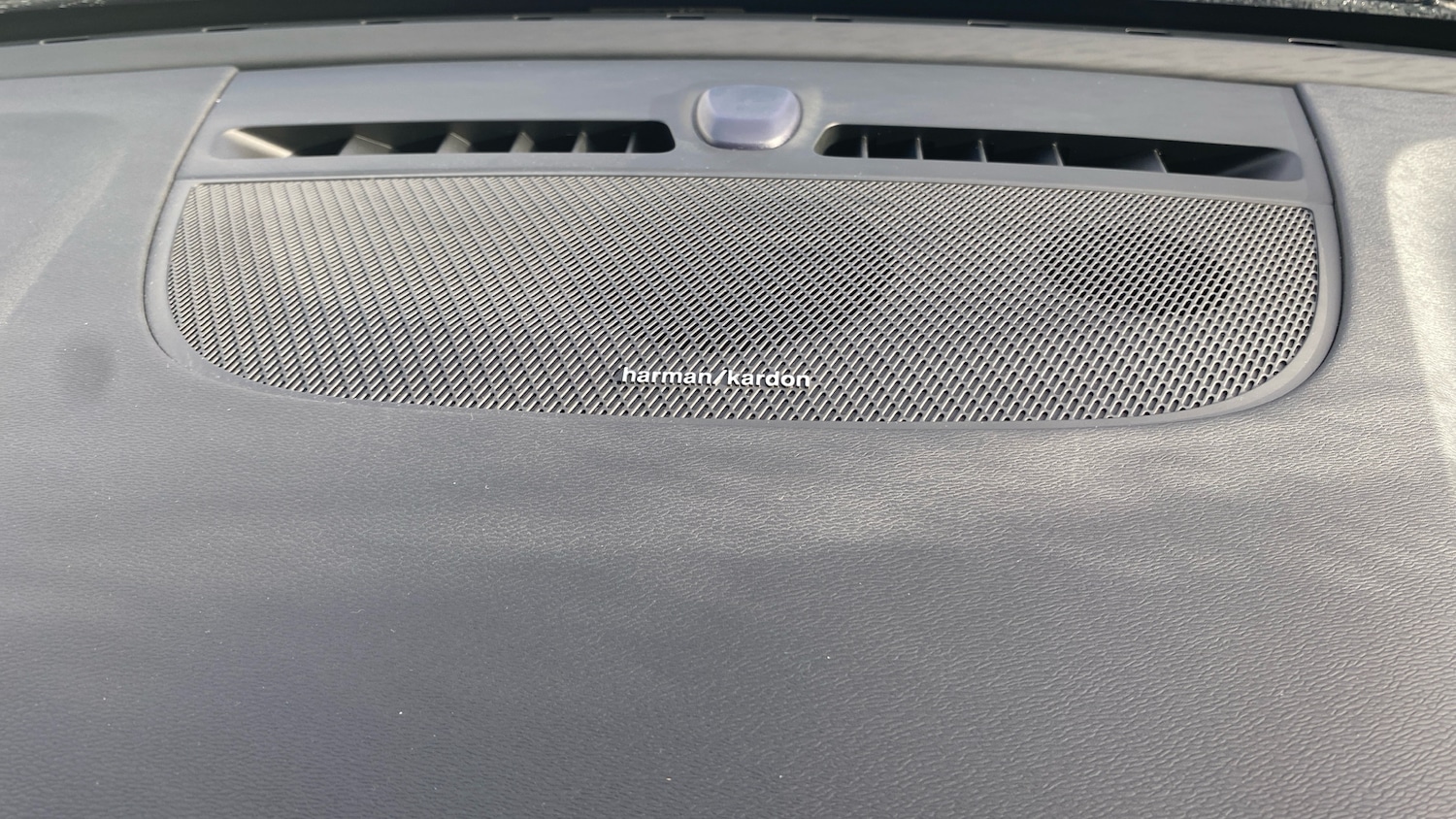 Used Volvo XC40 2025 for sale - 76821467: Photo 24