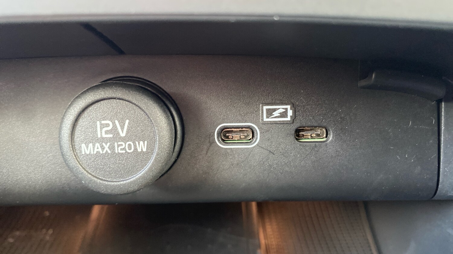 Used Volvo XC40 2025 for sale - 76821467: Photo 32