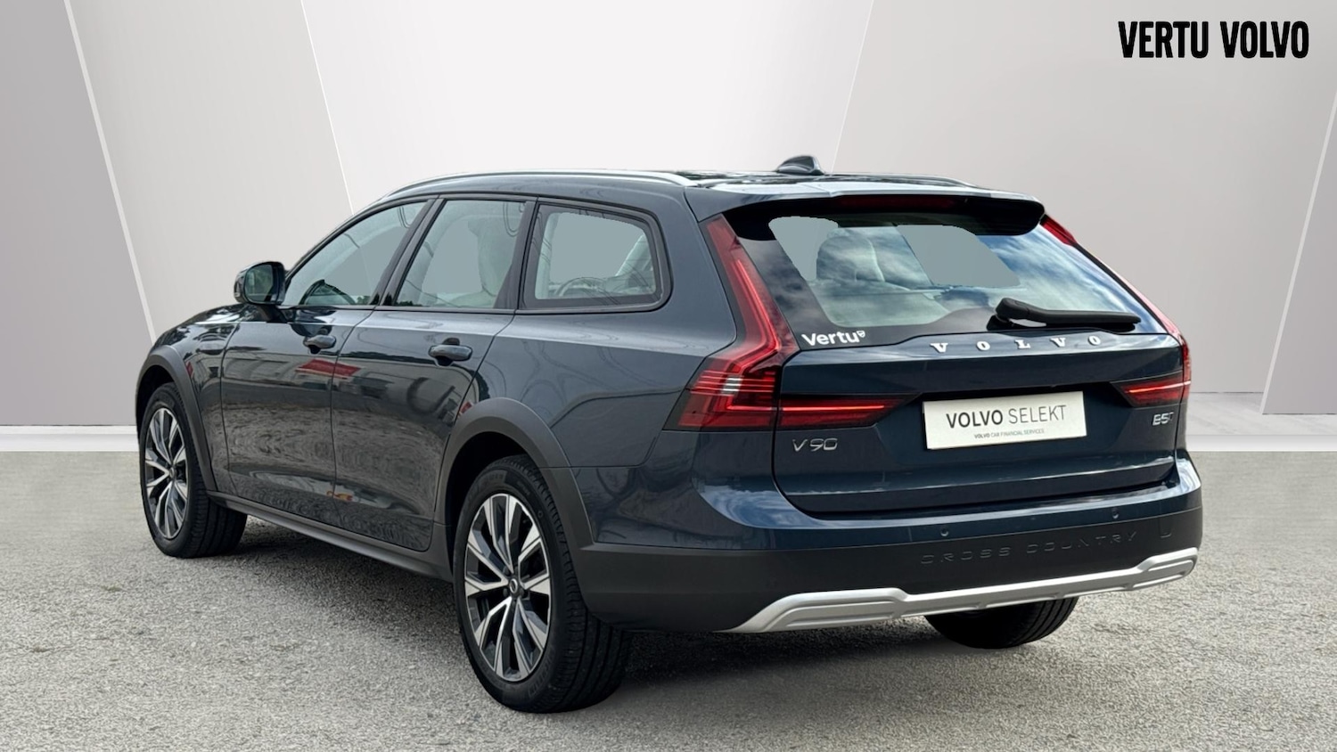 Used Volvo V90 2022 for sale - 76653284: Photo 2