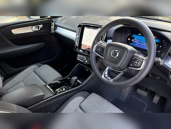 Used Volvo XC40 2023 for sale - 79582189: Photo