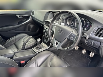 Used Volvo V40 2019 for sale - 77974431: Photo