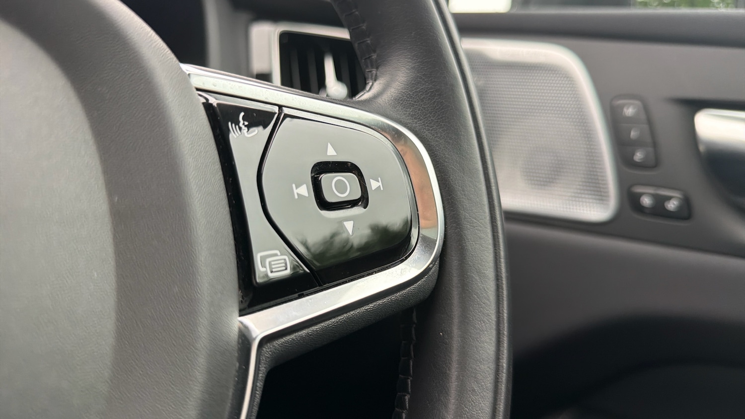 Used Volvo XC60 2022 for sale - 76653211: Photo 19