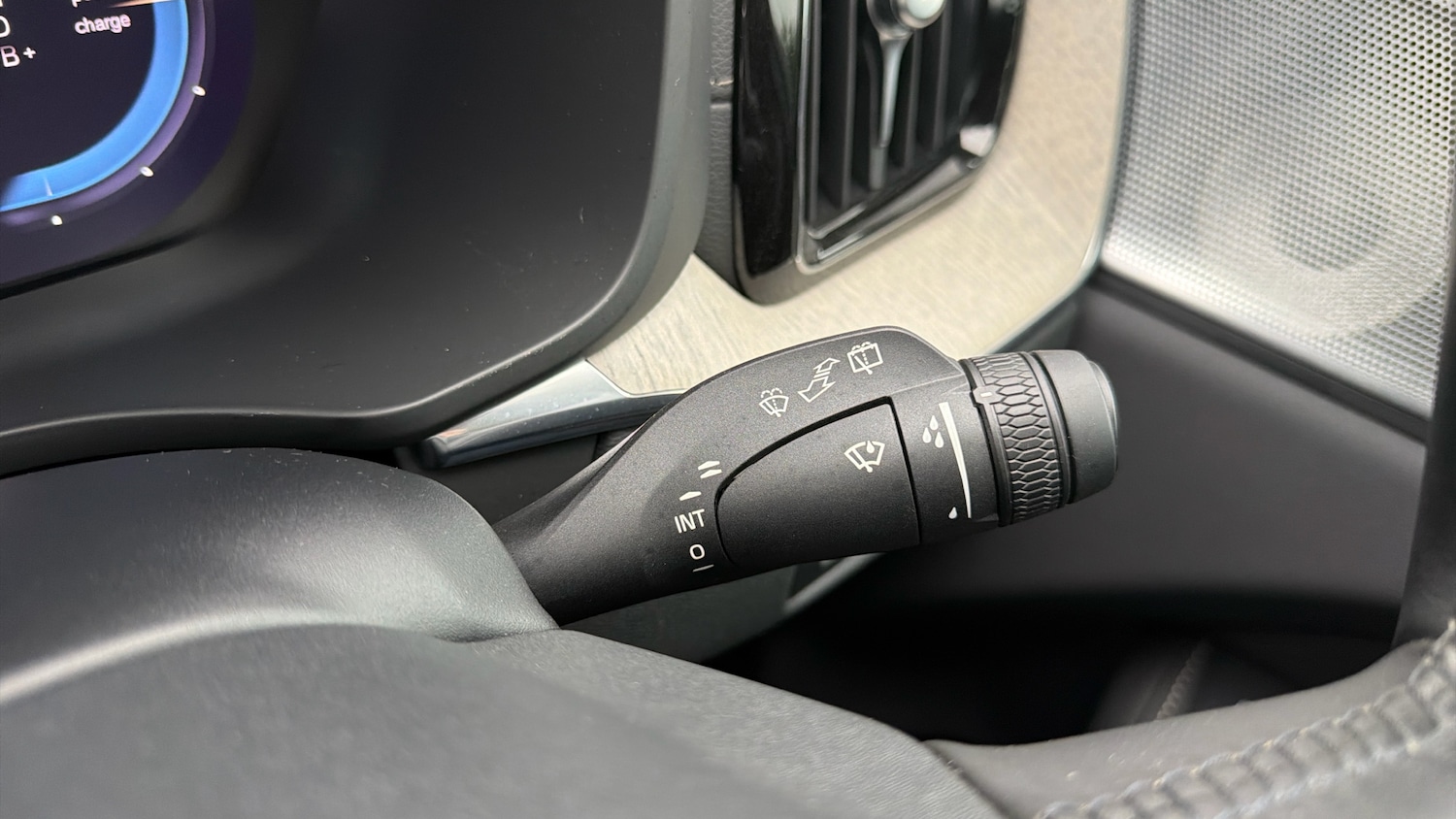 Used Volvo XC60 2022 for sale - 76653211: Photo 25