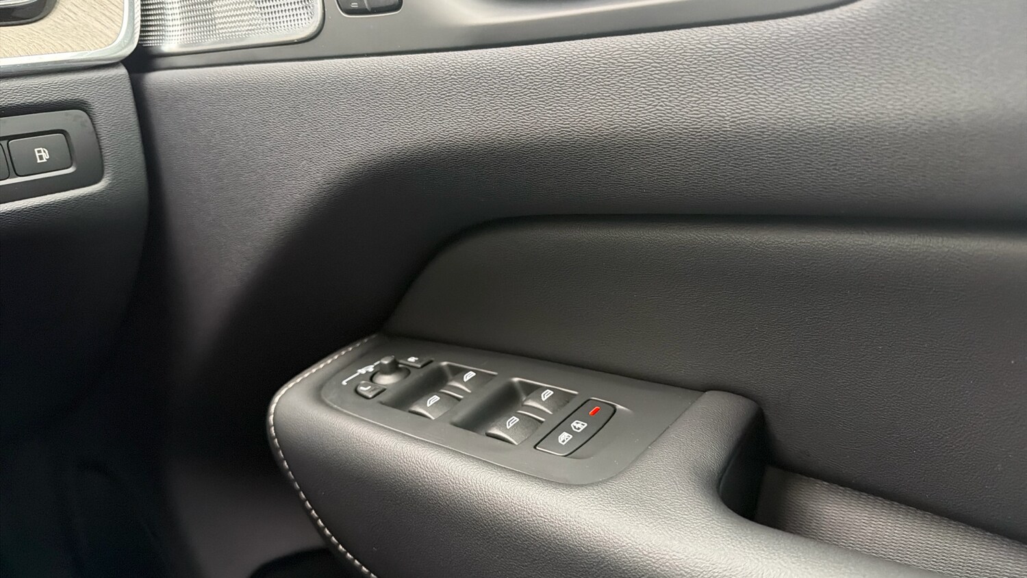 Used Volvo XC60 2022 for sale - 76653211: Photo 28