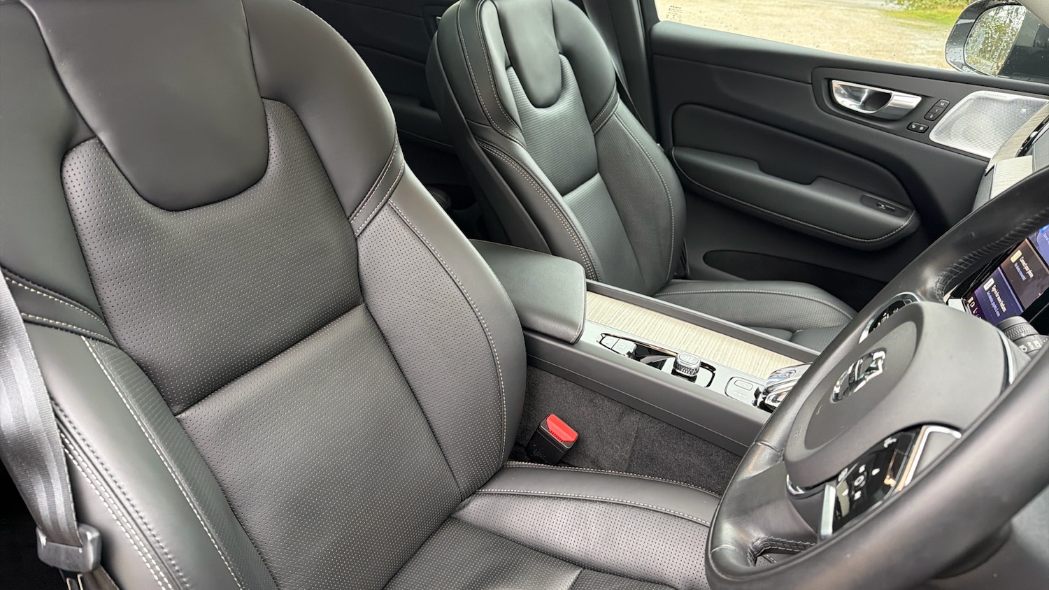 Used Volvo XC60 2022 for sale - 76653211: Photo 9