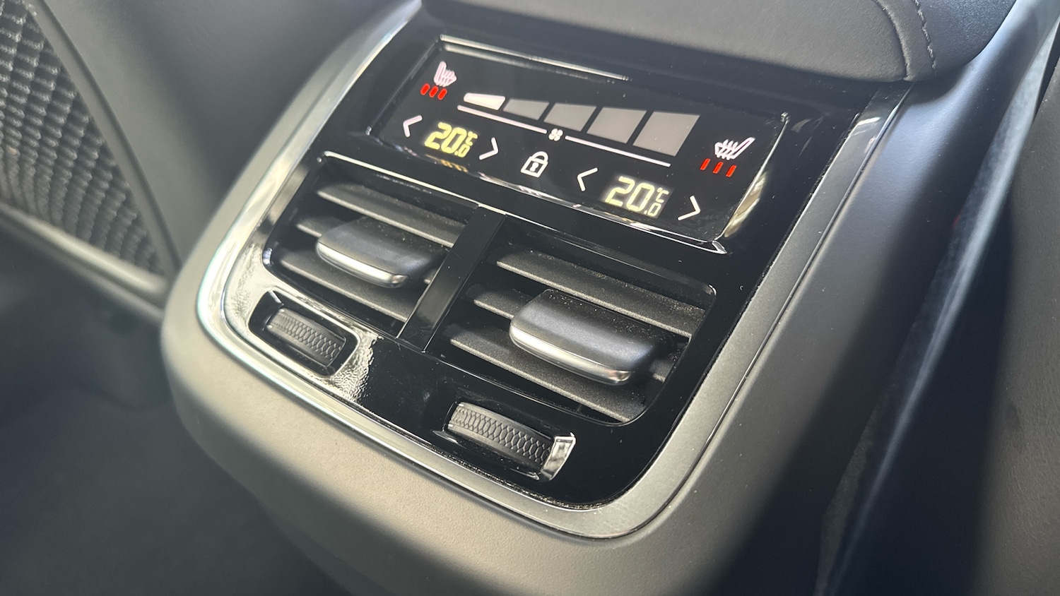 Used Volvo XC60 2025 for sale - 78133376: Photo 37