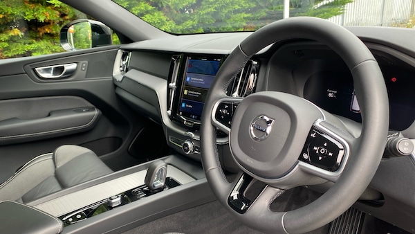 Used Volvo XC60 2022 for sale - 75272577: Photo 5