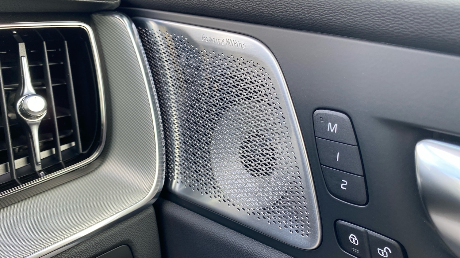 Used Volvo XC60 2025 for sale - 77447019: Photo 44