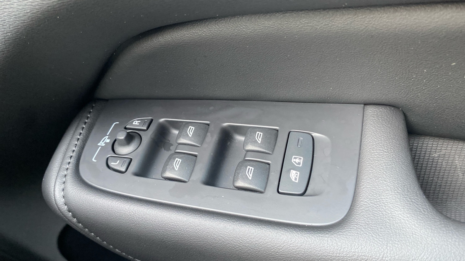 Used Volvo XC60 2023 for sale - 77011656: Photo 23