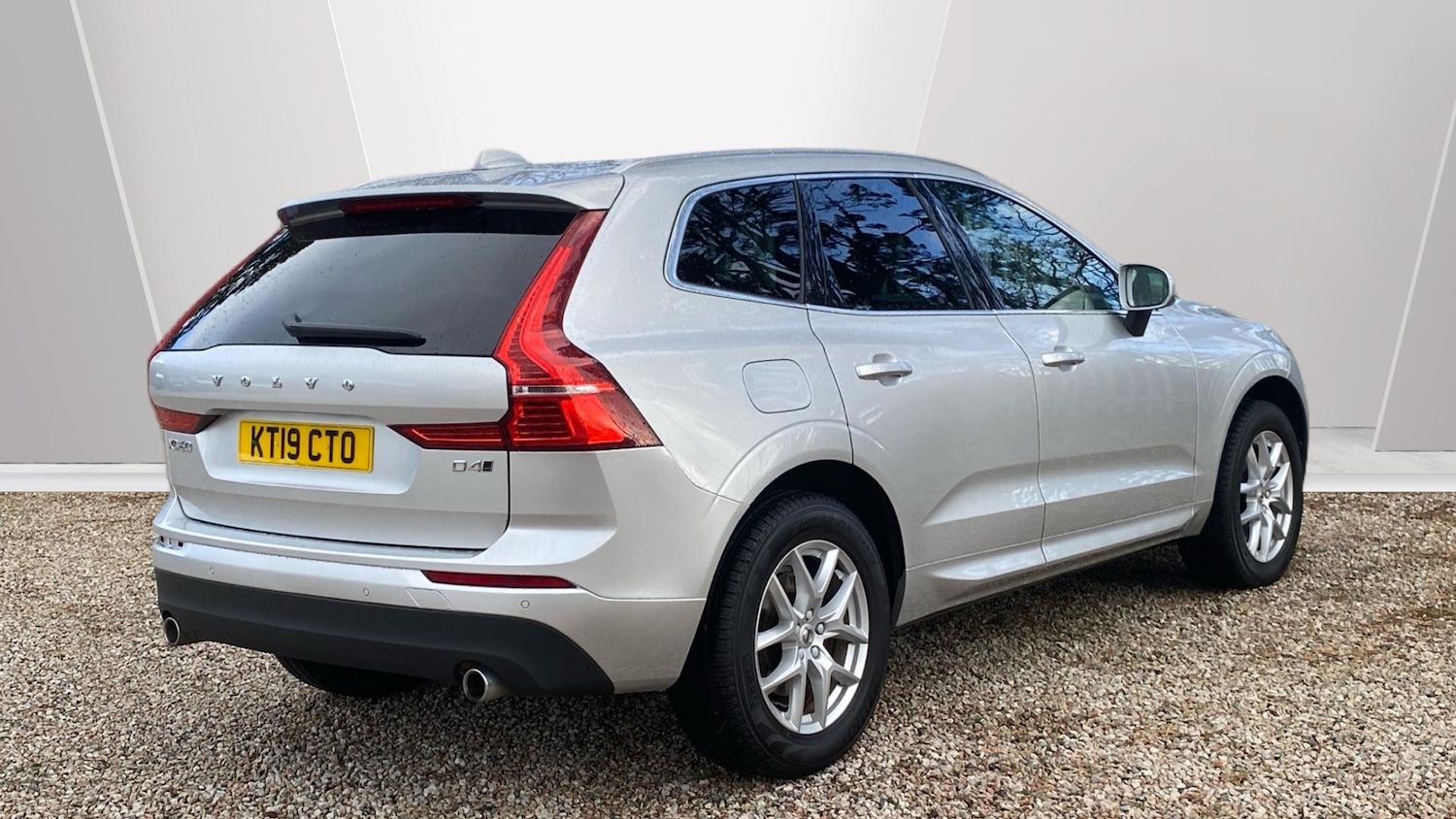 Used Volvo XC60 2019 for sale - 77459603: Photo 2