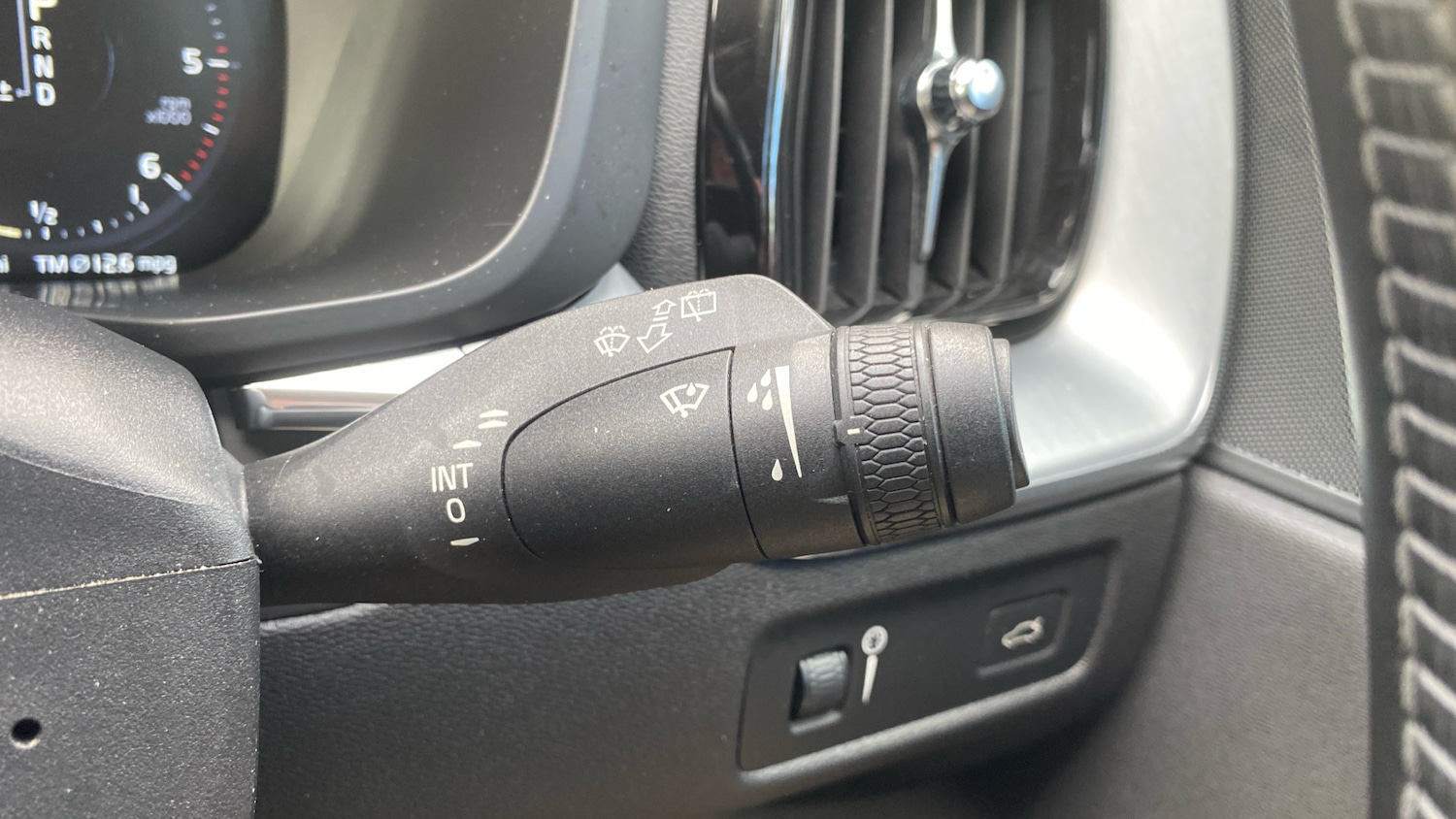 Used Volvo XC60 2019 for sale - 77459603: Photo 23