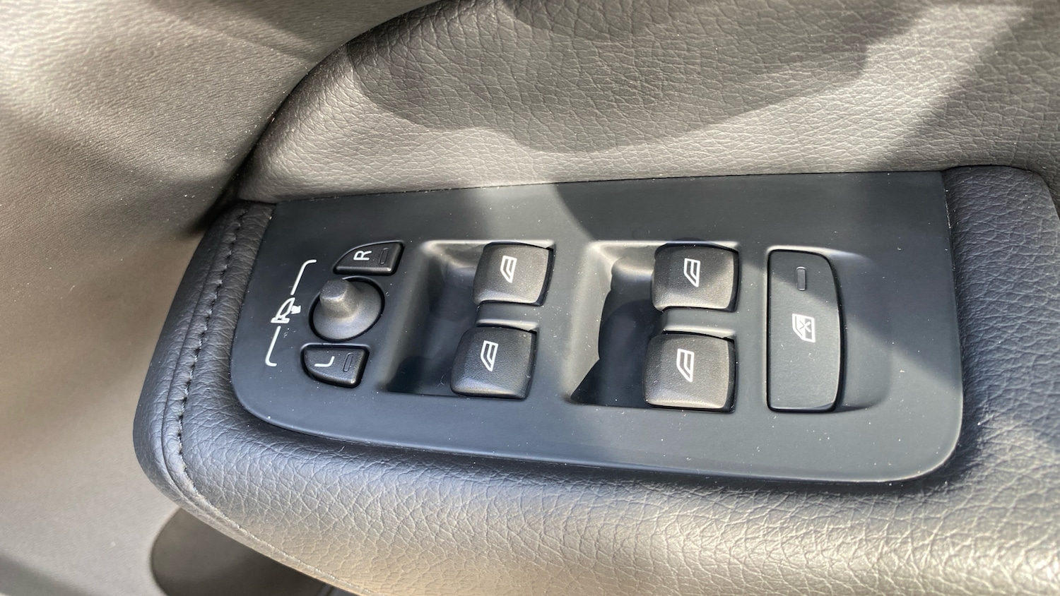 Used Volvo XC60 2019 for sale - 77459603: Photo 24