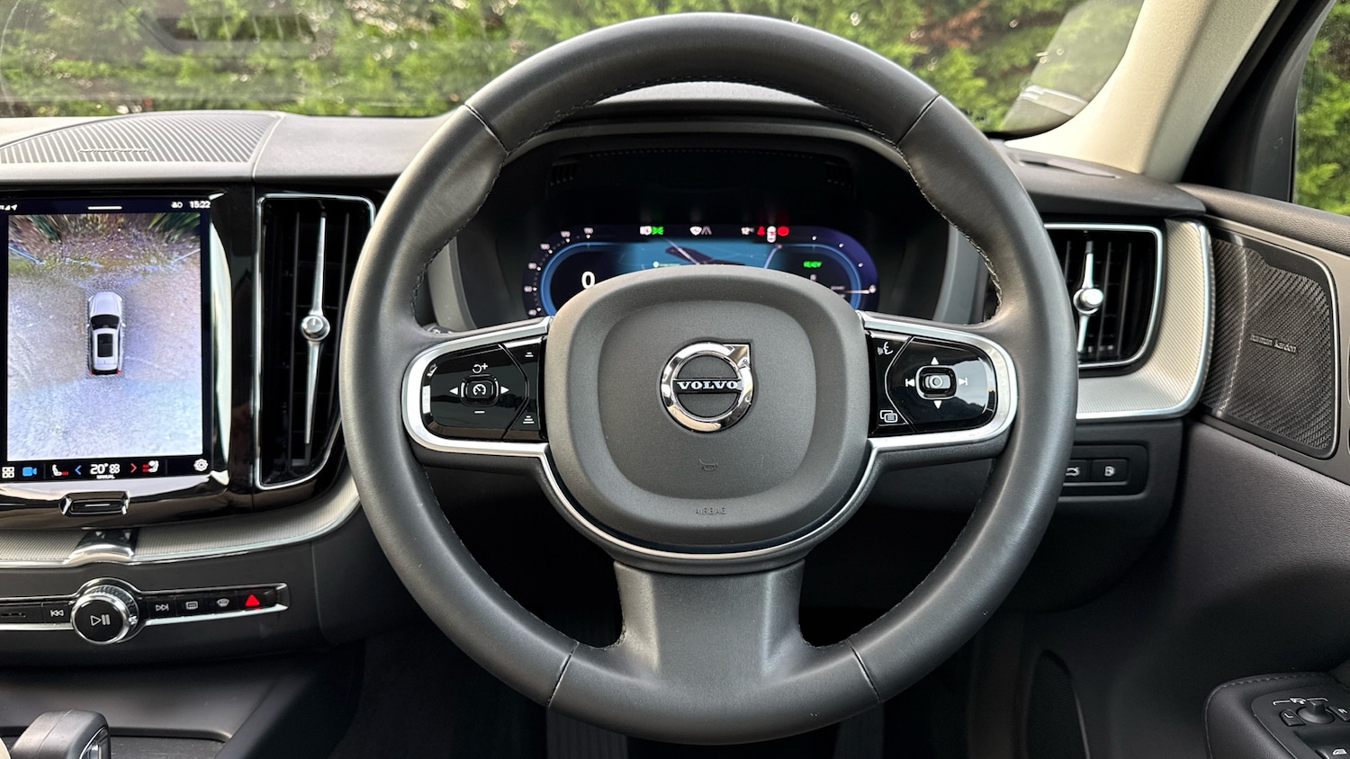 Used Volvo XC60 2023 for sale - 76984611: Photo 10