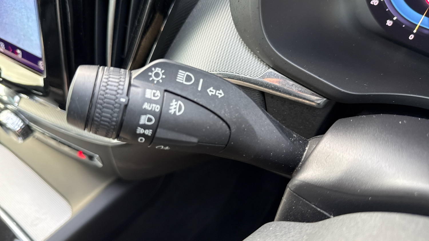 Used Volvo XC60 2023 for sale - 76984611: Photo 20