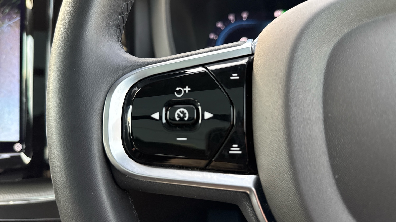 Used Volvo XC60 2023 for sale - 76984611: Photo 21