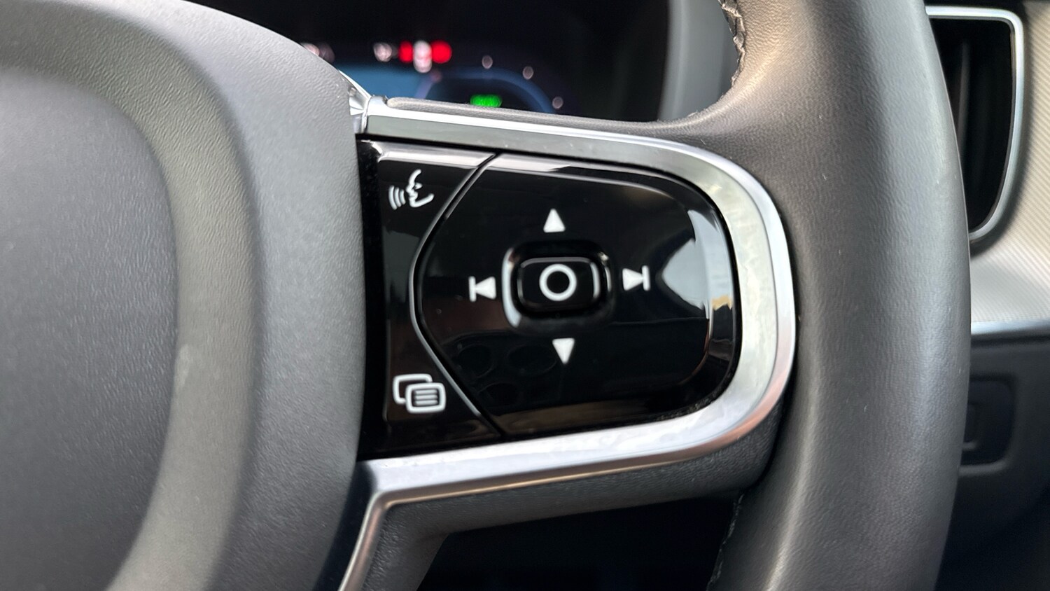 Used Volvo XC60 2023 for sale - 76984611: Photo 22