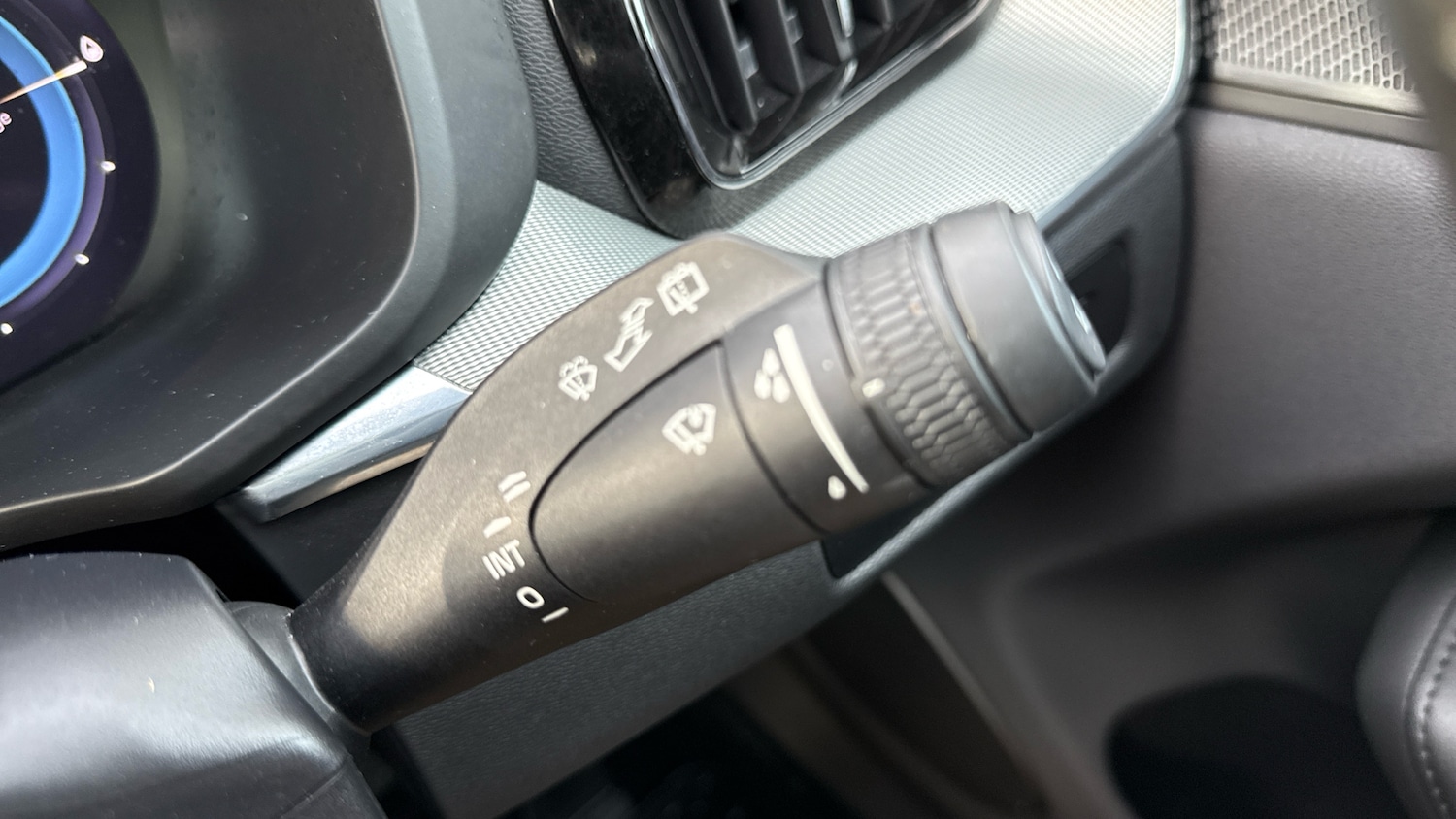 Used Volvo XC60 2023 for sale - 76984611: Photo 23