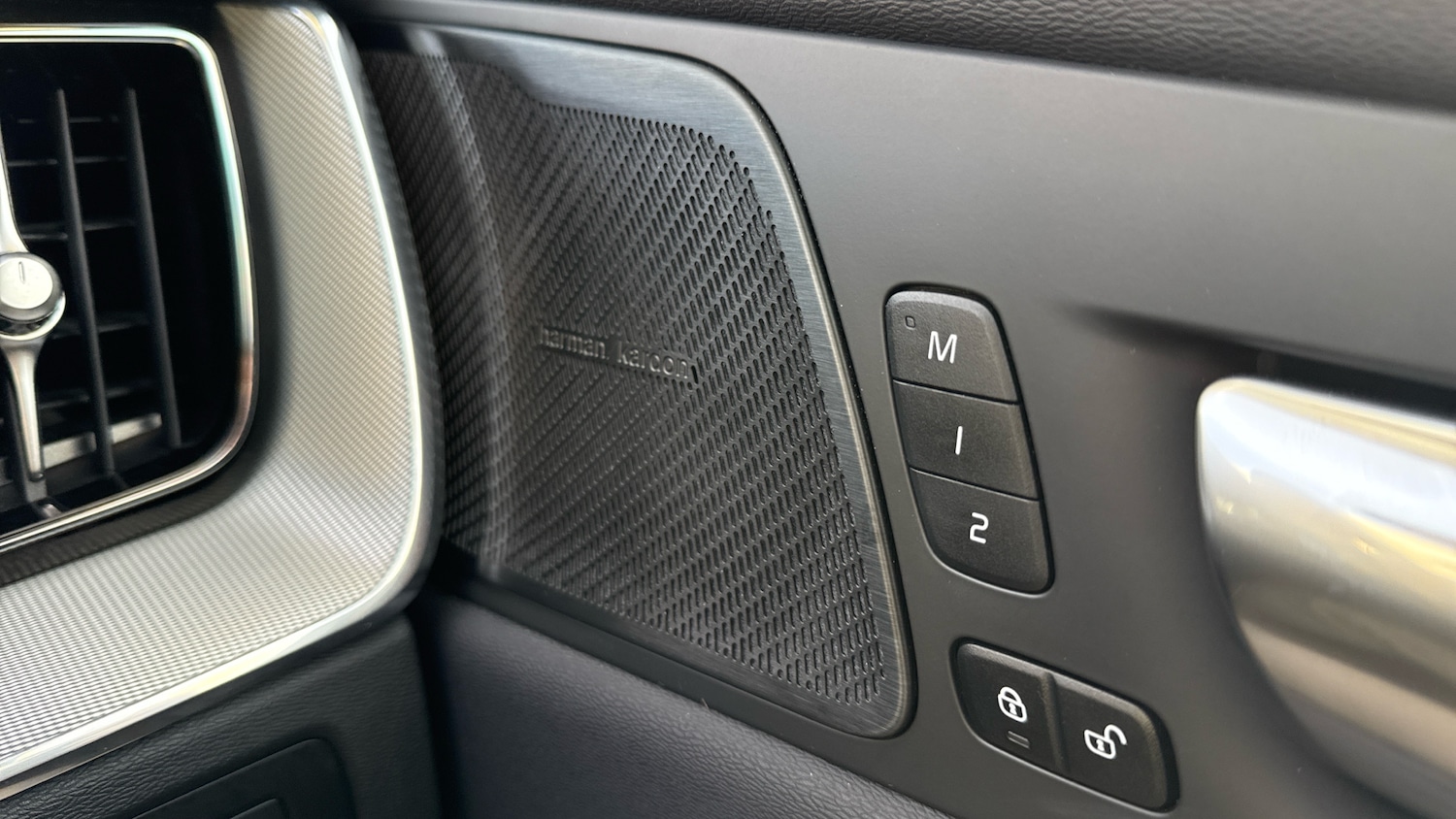 Used Volvo XC60 2023 for sale - 76984611: Photo 36