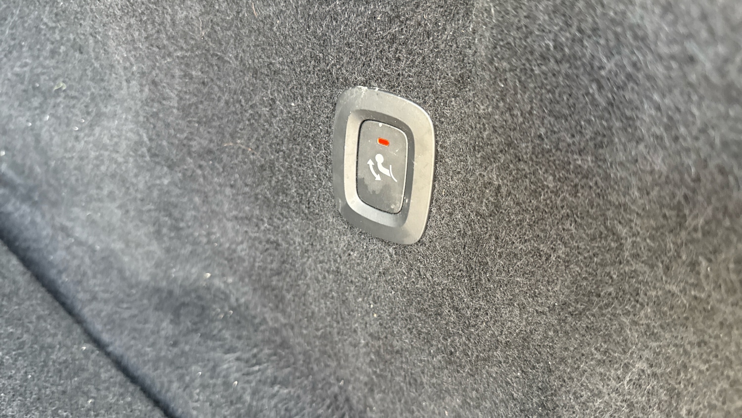 Used Volvo XC60 2023 for sale - 76984611: Photo 45