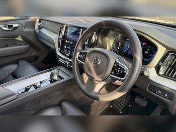 Used Volvo XC60 2023 for sale - 76984611: Photo