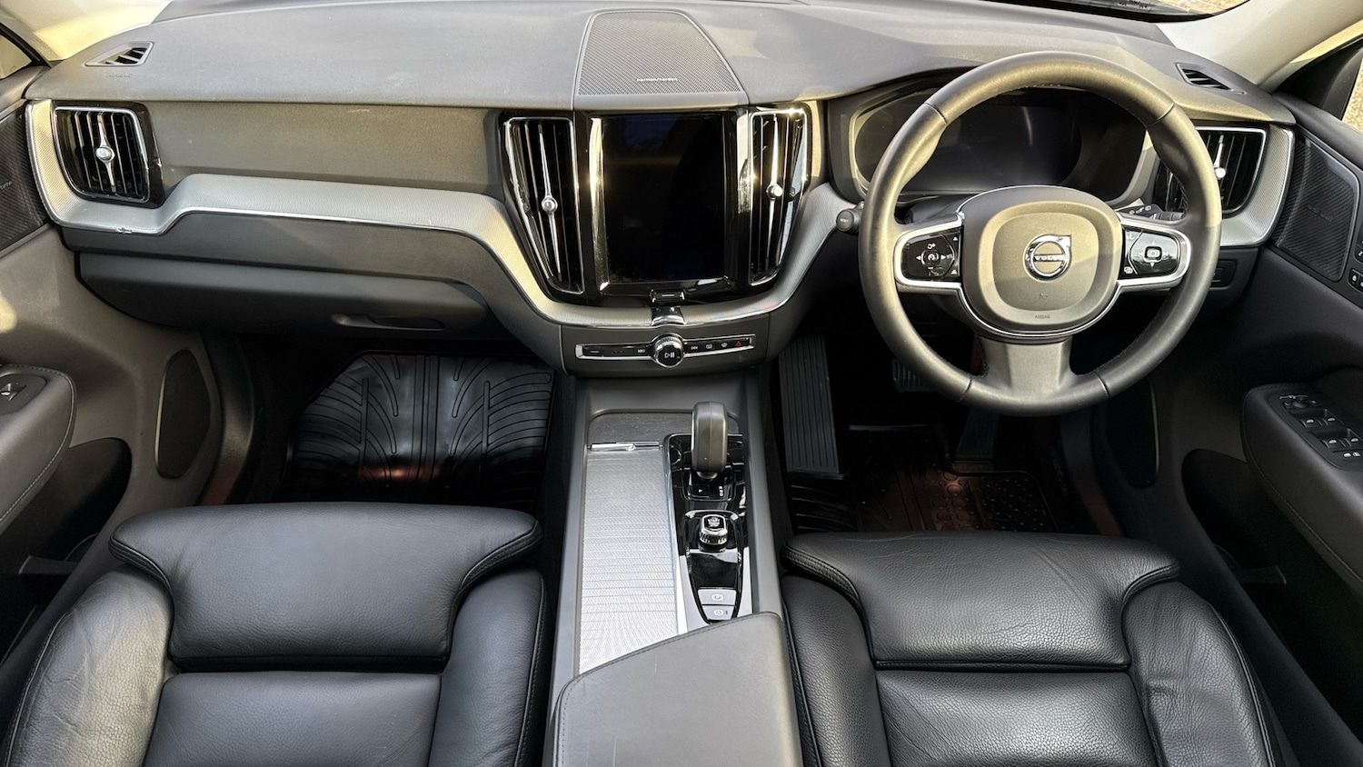 Used Volvo XC60 2023 for sale - 76984611: Photo 5