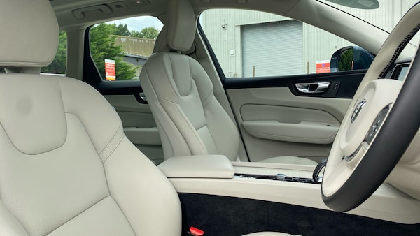 Used Volvo XC60 2022 for sale - 75652294: Photo 9