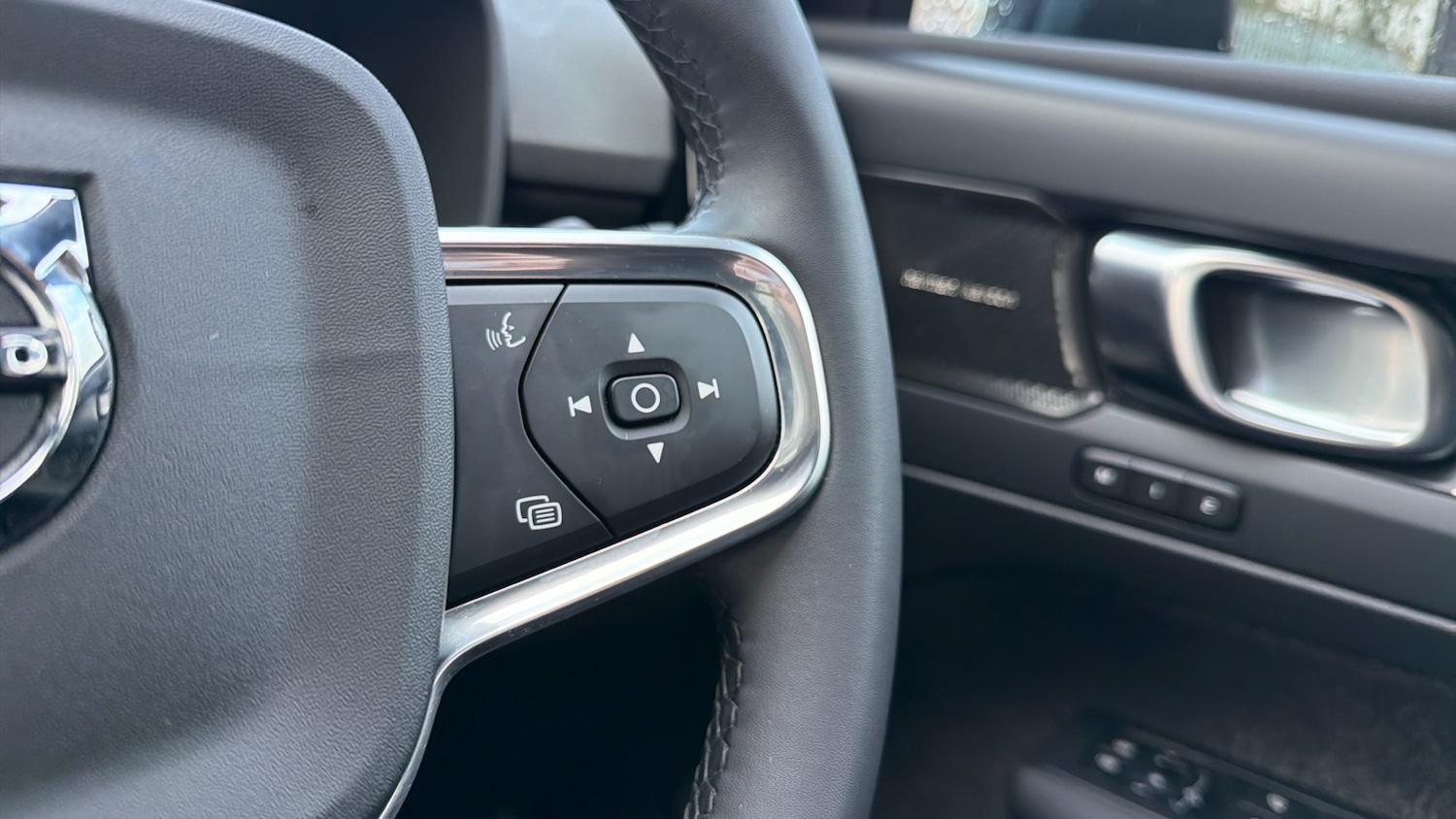 Used Volvo XC40 2024 for sale - 77459613: Photo 22