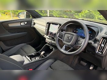 Used Volvo XC40 2025 for sale - 77742489: Photo