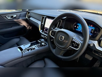 Used Volvo V60 2025 for sale - 78549367: Photo