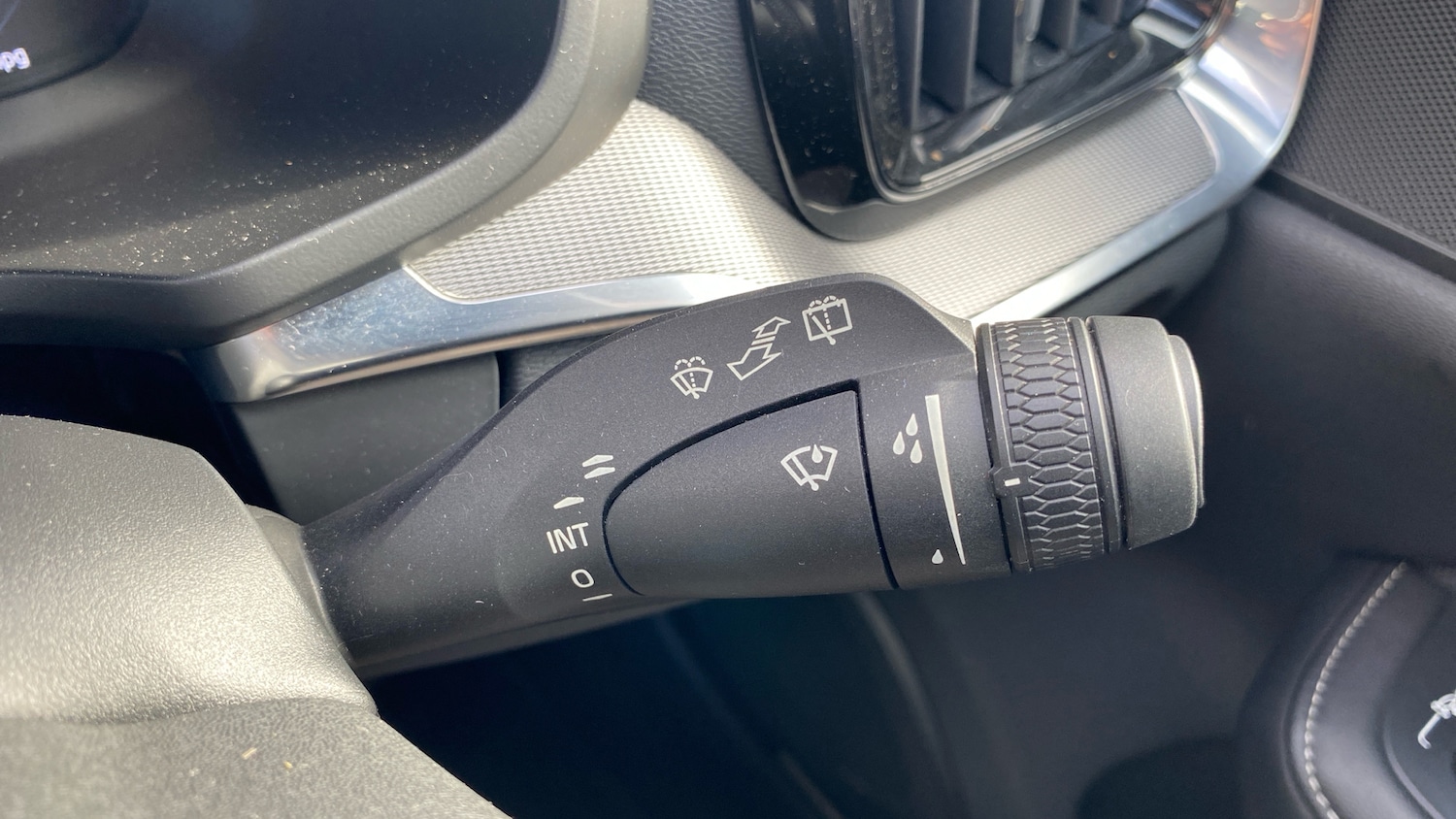 Used Volvo V60 2021 for sale - 76653283: Photo 25