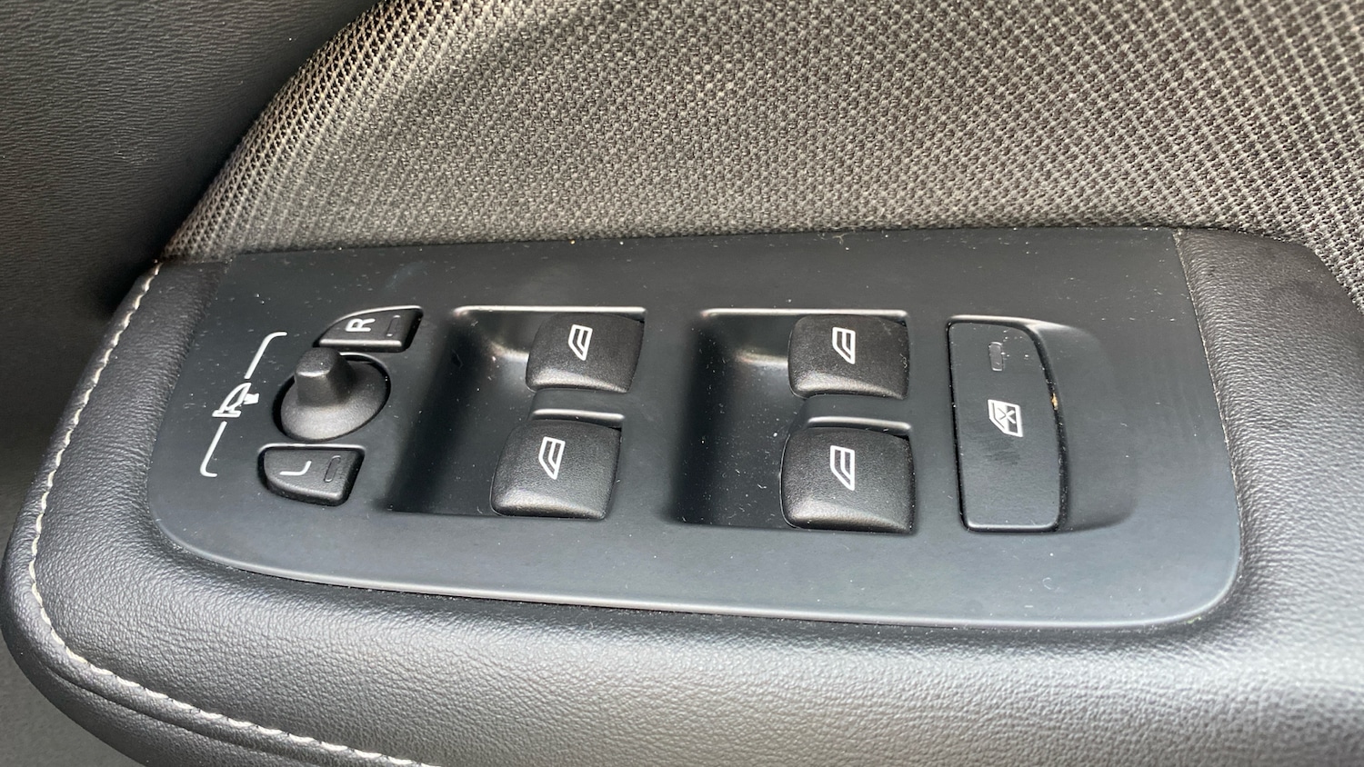 Used Volvo V60 2021 for sale - 76653283: Photo 28