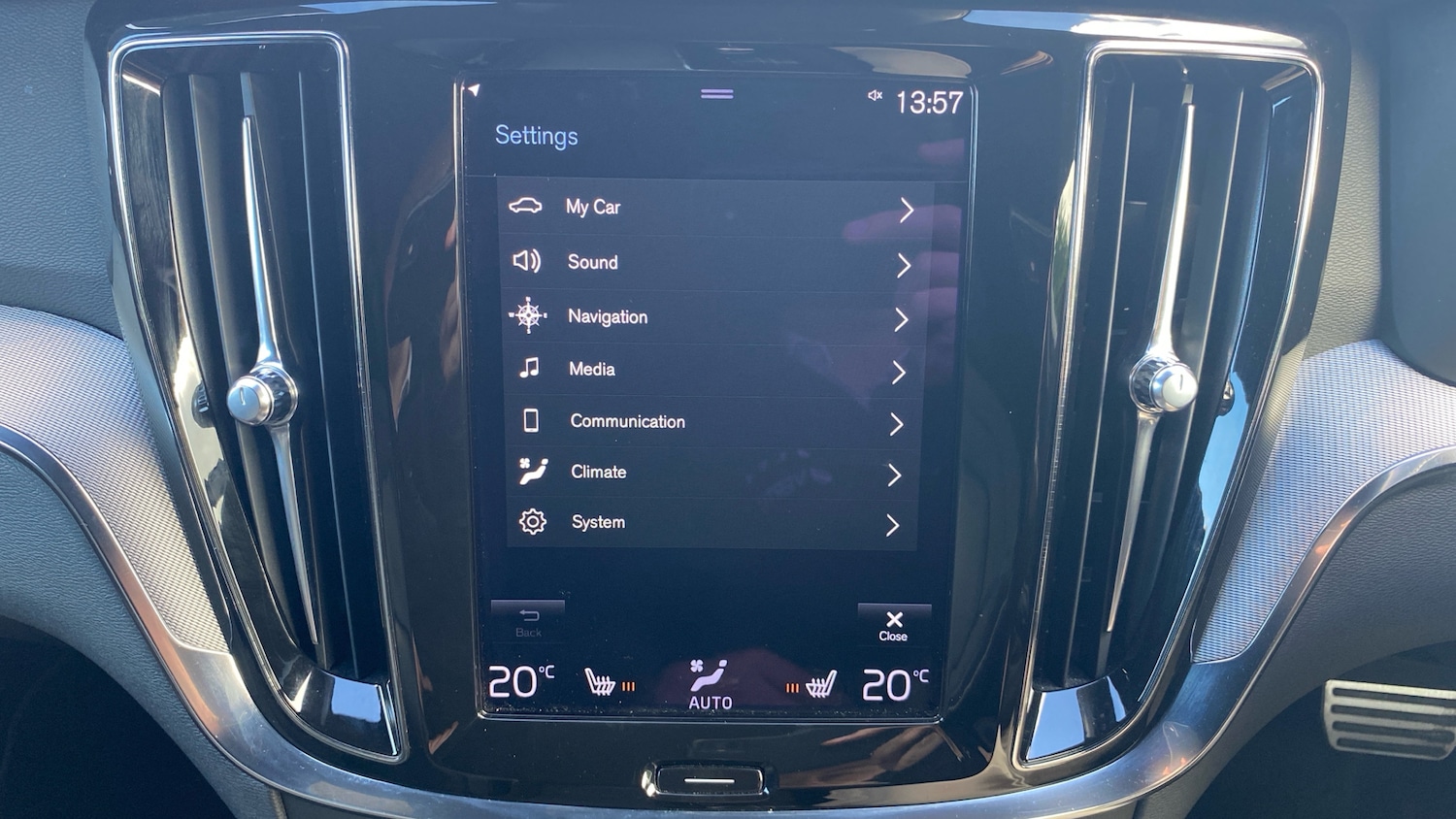 Used Volvo V60 2021 for sale - 76653283: Photo 37