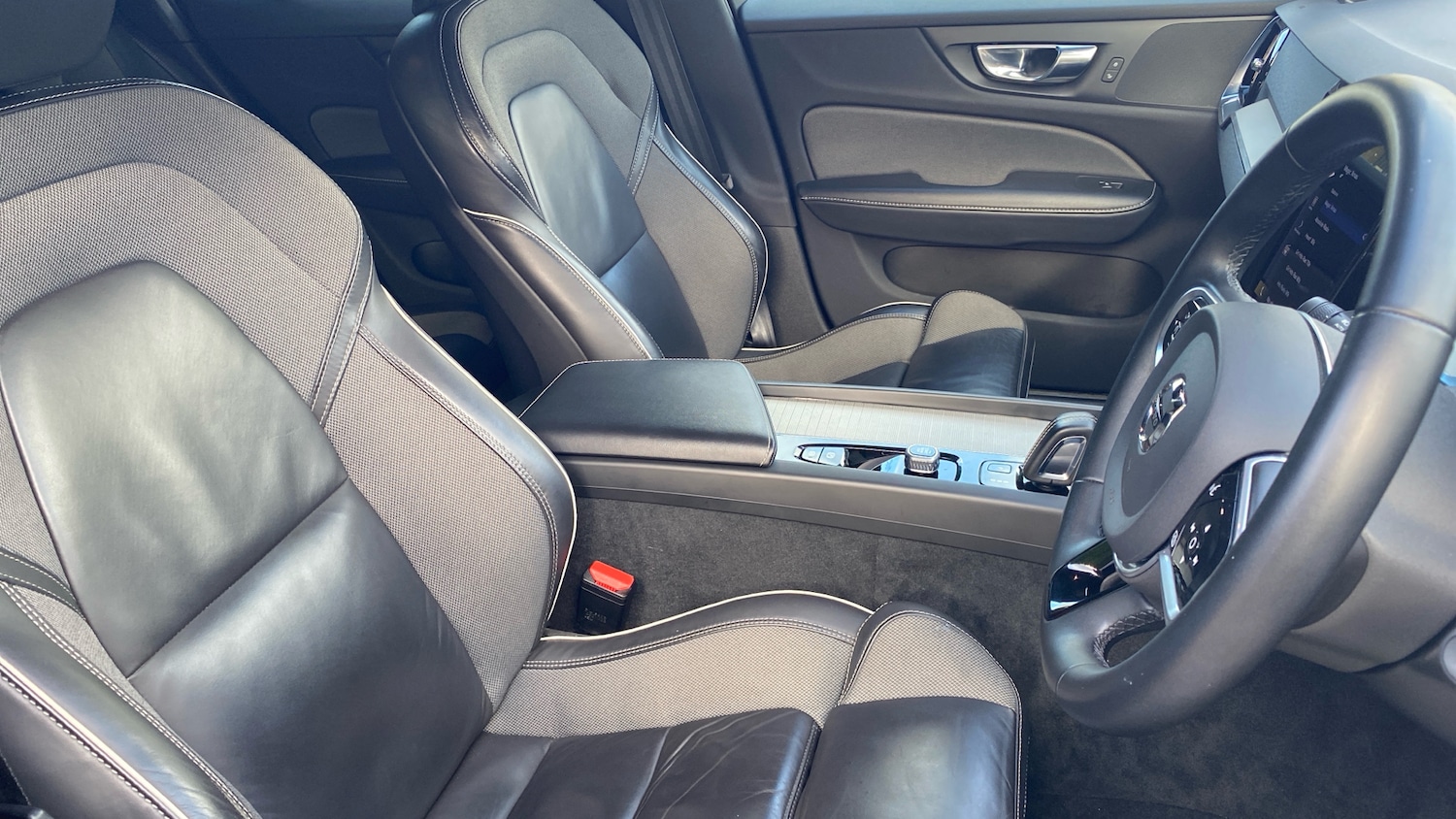 Used Volvo V60 2021 for sale - 76653283: Photo 9