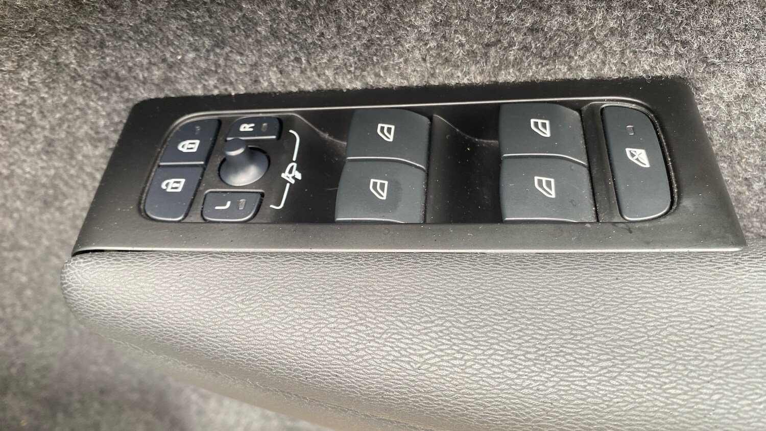 Vehicle 28