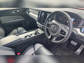 Used Volvo V60 2021 for sale - 77999260: Photo