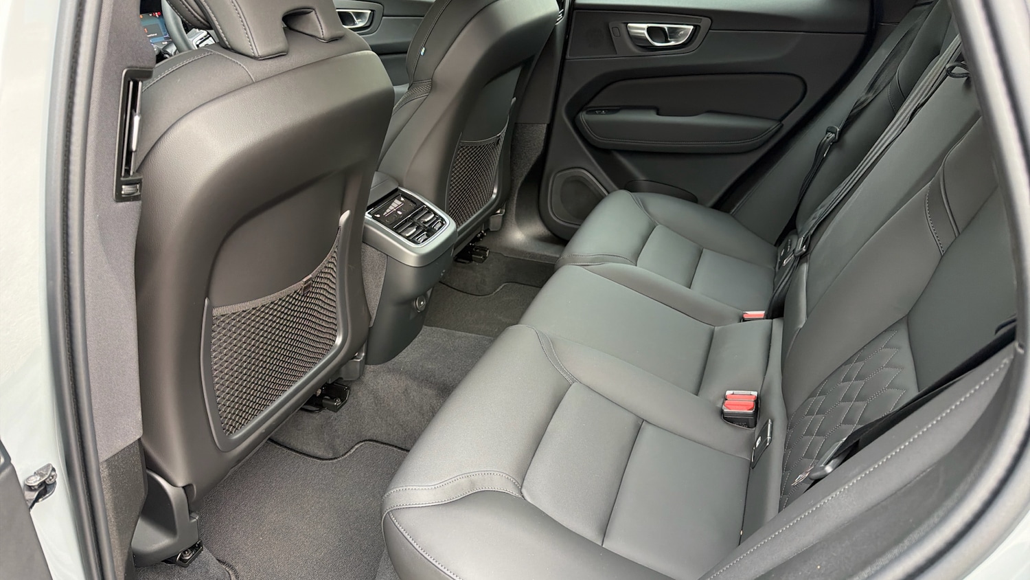 Used Volvo XC60 2025 for sale - 76653329: Photo 33