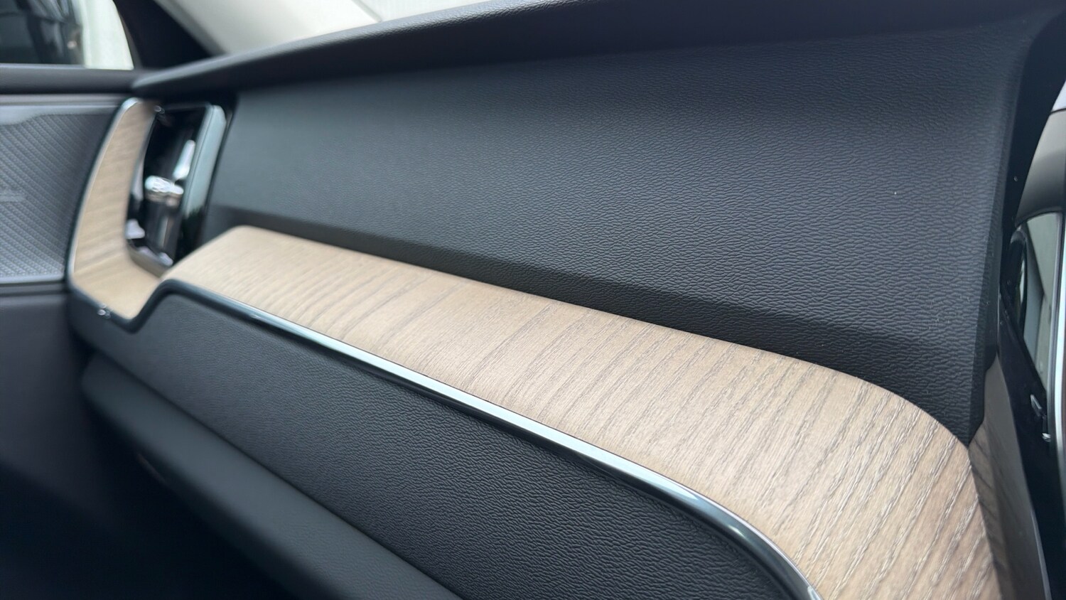 Used Volvo XC60 2025 for sale - 76653329: Photo 39