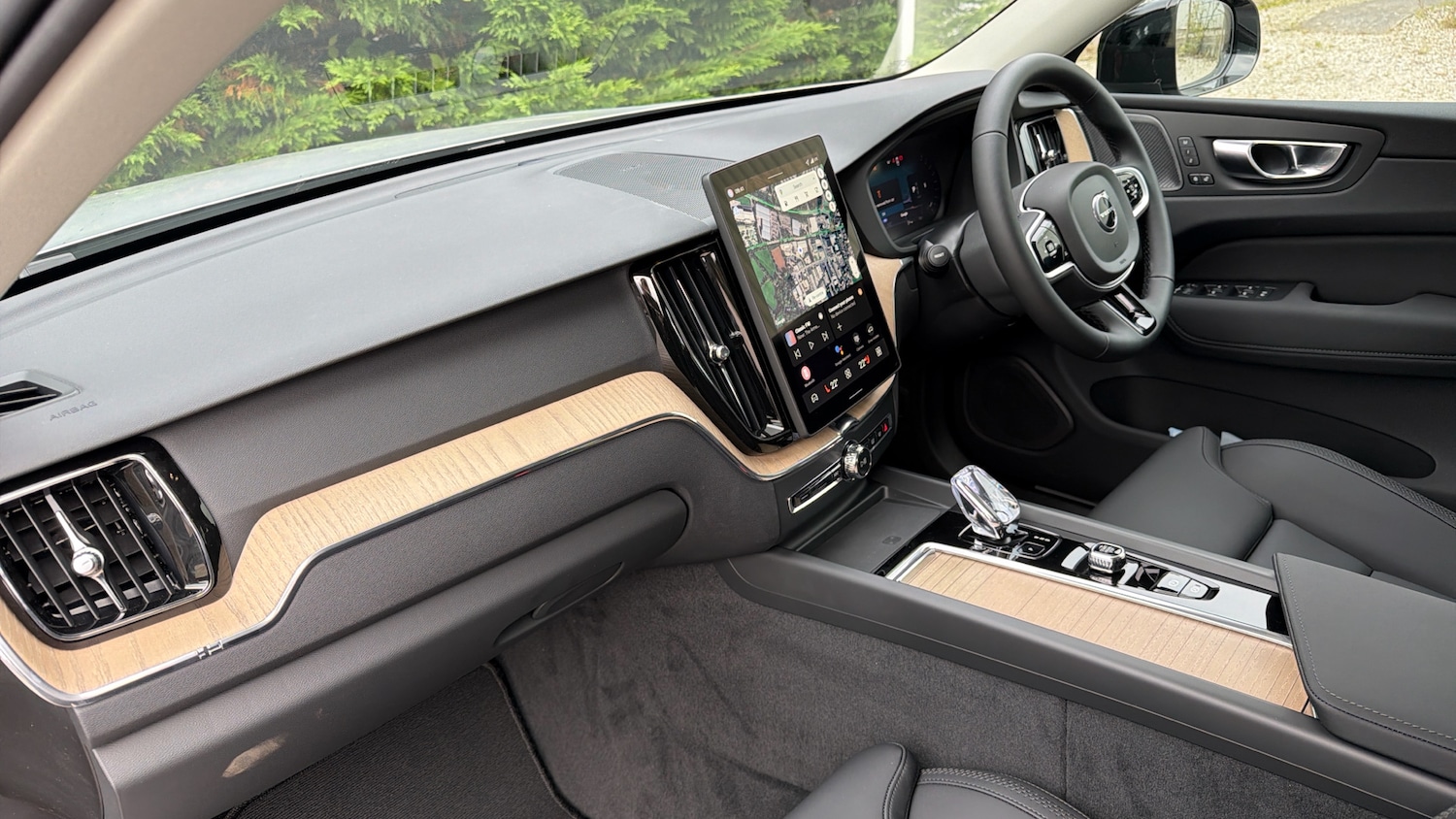 Used Volvo XC60 2025 for sale - 76653329: Photo 4
