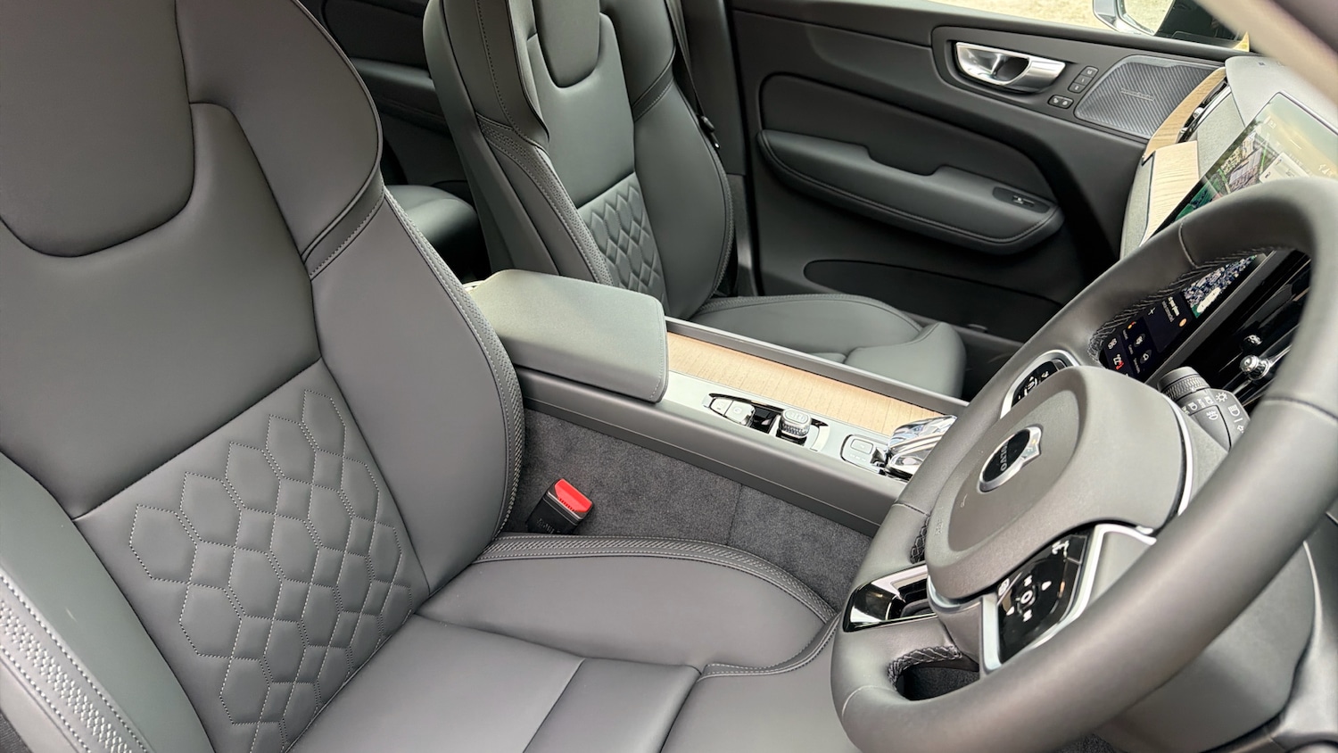 Used Volvo XC60 2025 for sale - 76653329: Photo 9