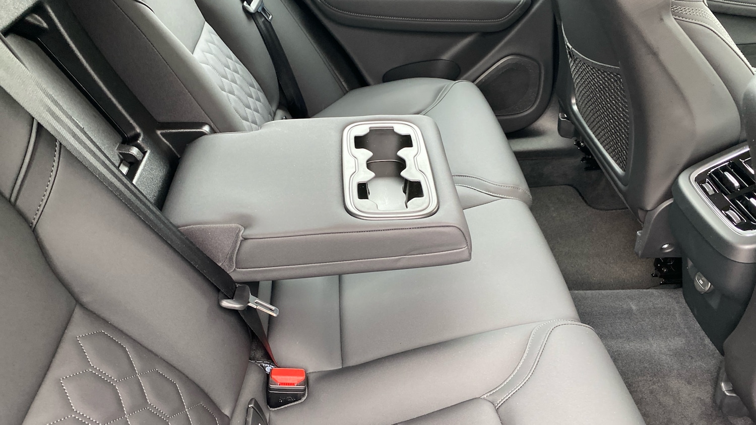 Used Volvo XC60 2025 for sale - 76653324: Photo 32