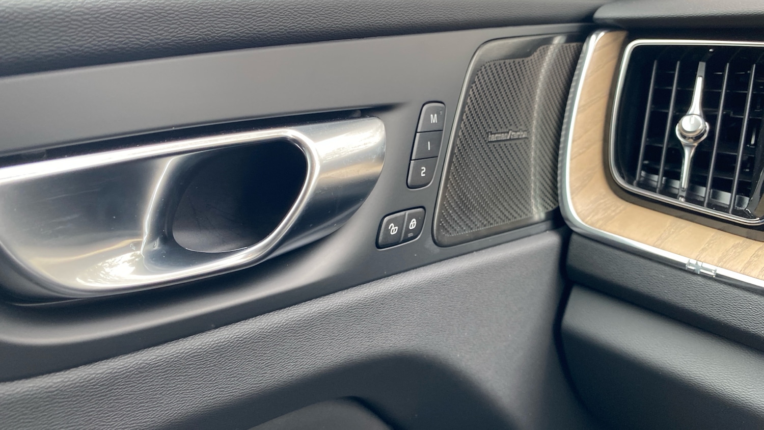 Used Volvo XC60 2025 for sale - 76653324: Photo 40