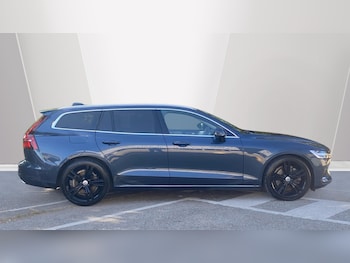 Used Volvo V60 2018 for sale - 79418345: Photo