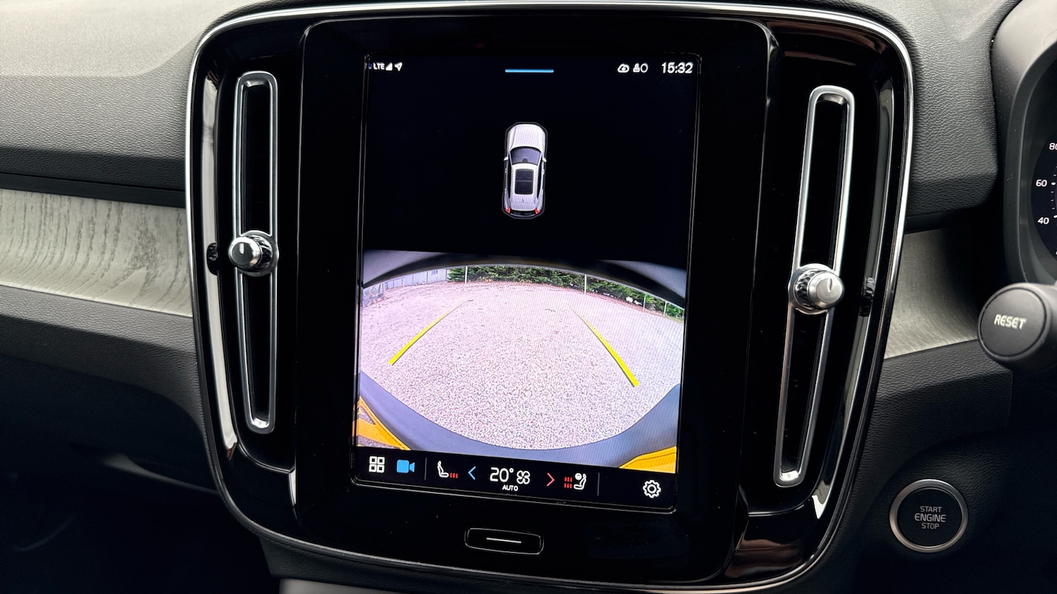 Used Volvo XC40 2023 for sale - 75962266: Photo 32