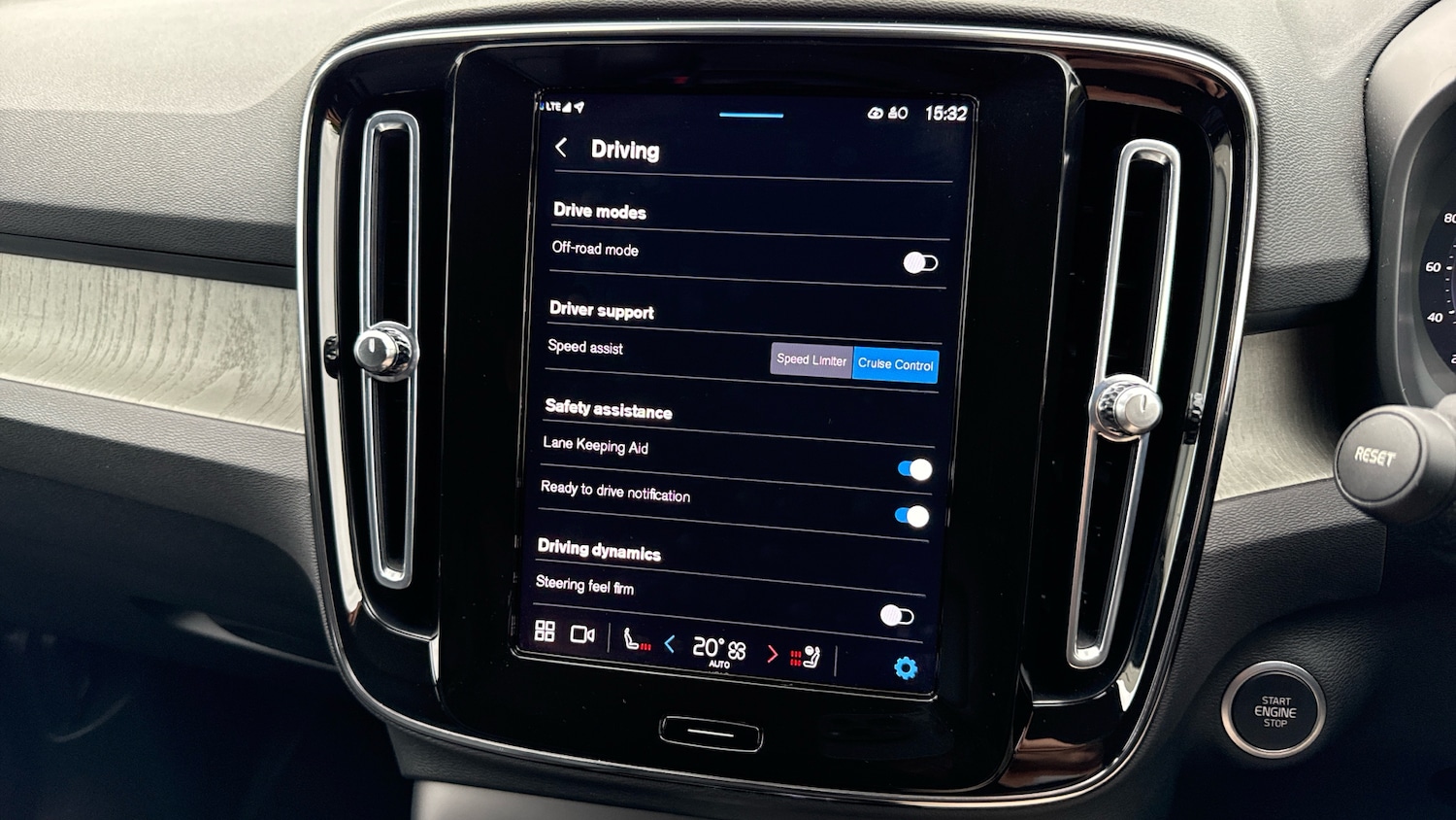 Used Volvo XC40 2023 for sale - 75962266: Photo 35