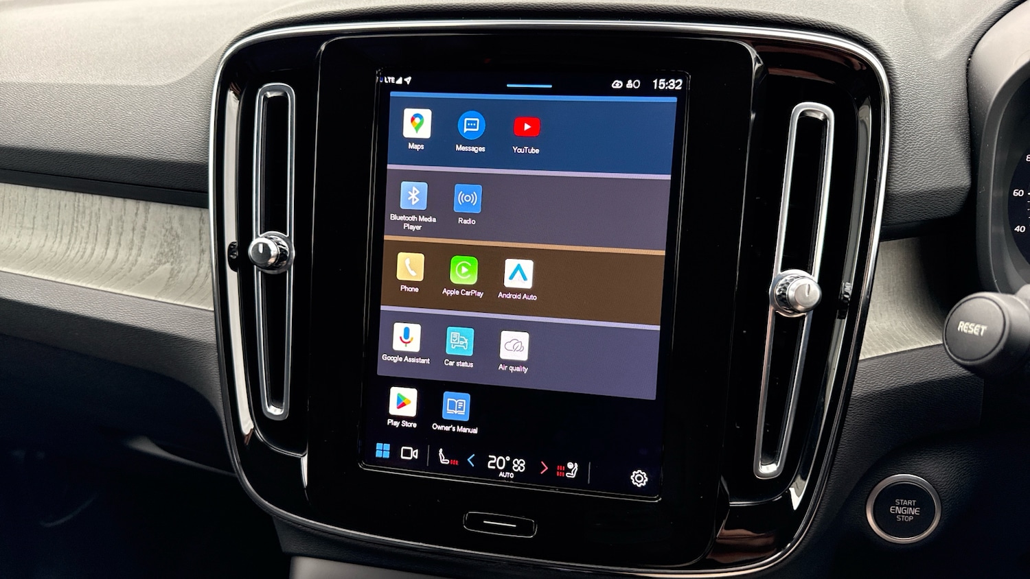 Used Volvo XC40 2023 for sale - 75962266: Photo 37