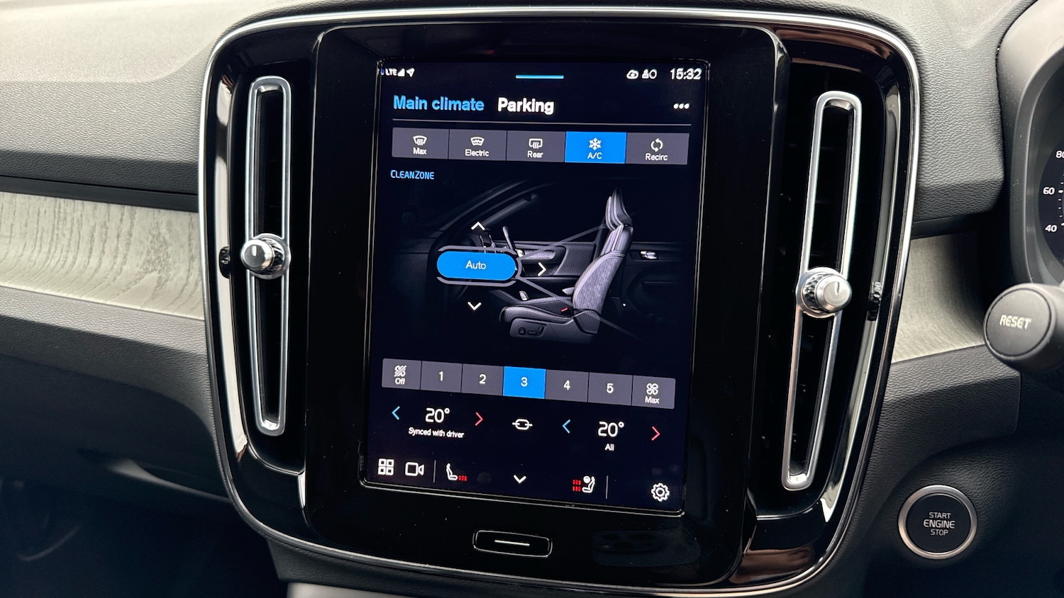 Used Volvo XC40 2023 for sale - 75962266: Photo 38