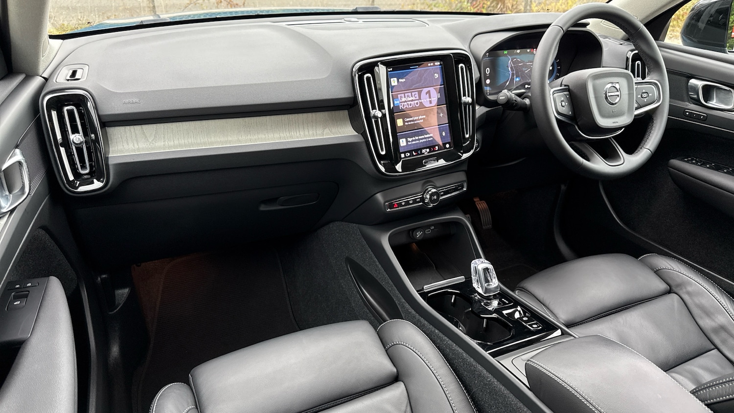 Used Volvo XC40 2023 for sale - 75962266: Photo 4