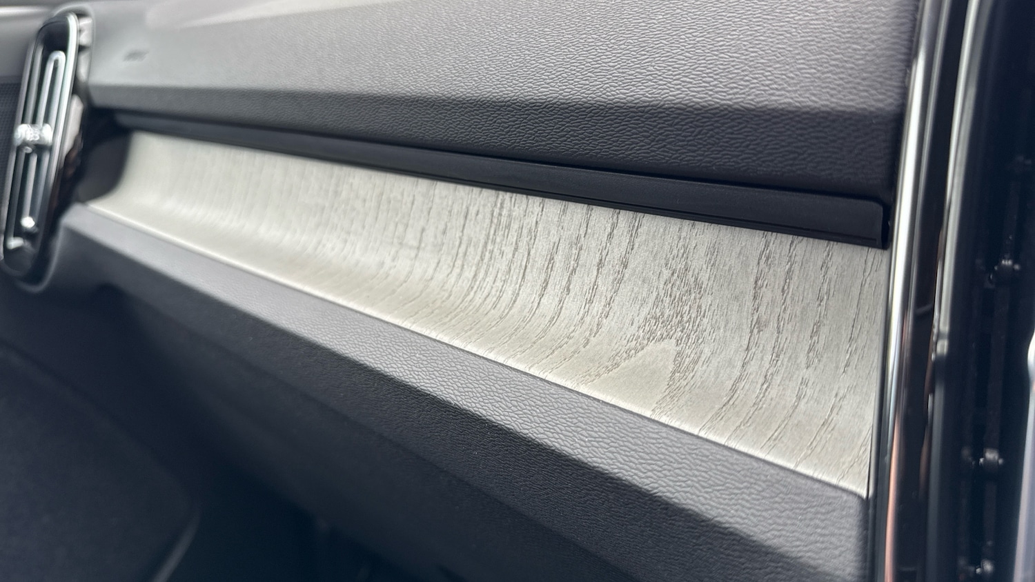 Used Volvo XC40 2023 for sale - 75962266: Photo 41